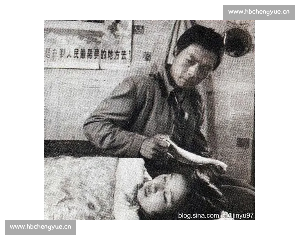 《当电影变成槽点工厂:毒舌解说带你吐槽那些令人崩溃的烂片》